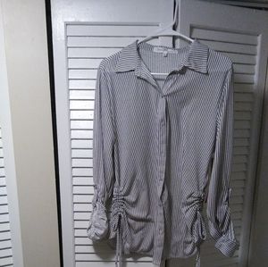 White and gray stripped adjustable sleaved top